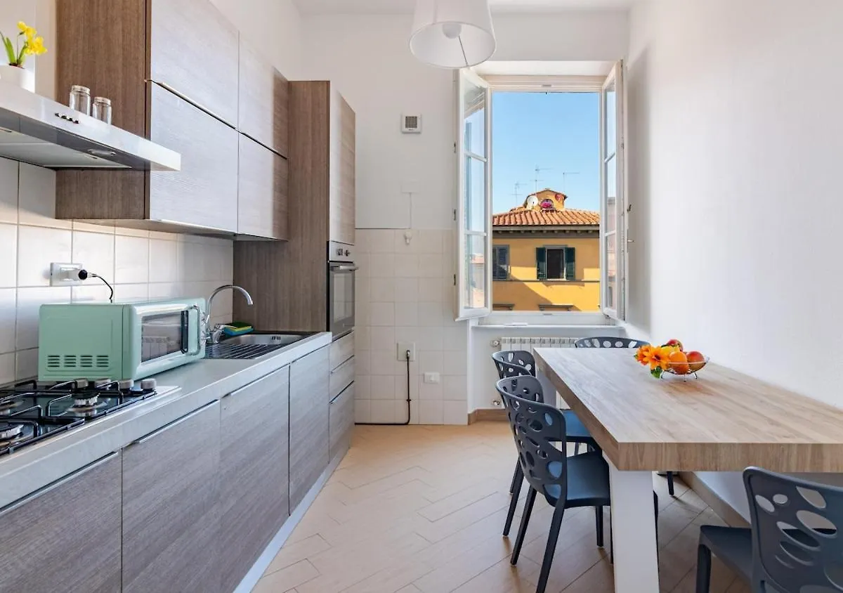 -Cavour 8- 3 Rooms With Views - Near The Tower ピサ